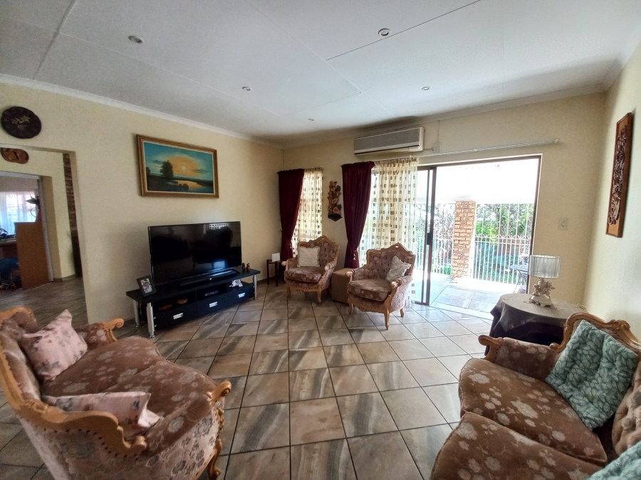 3 Bedroom Property for Sale in Safari Gardens North West